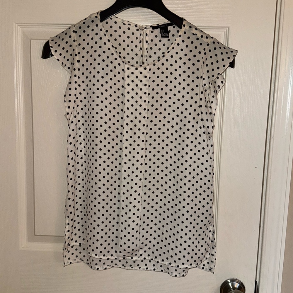 Forever 21 blouse ruffle sleeves
